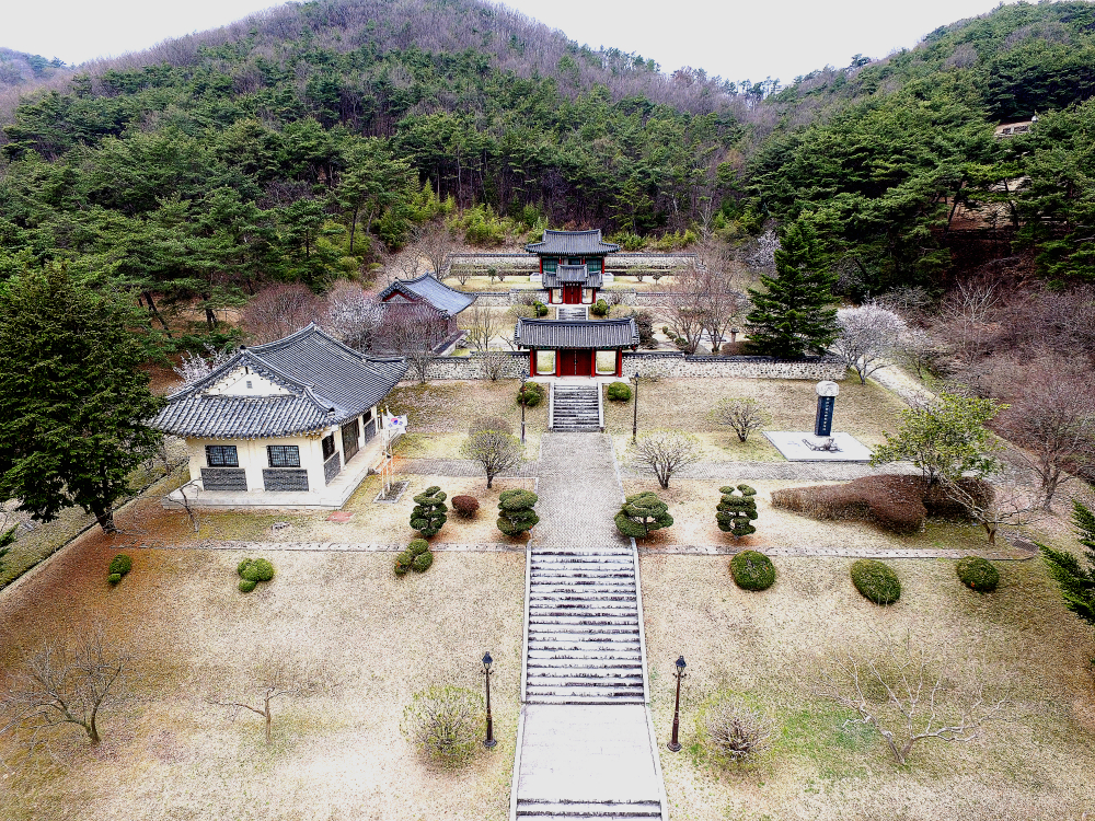 [하늘에 비친 문화유산] 광주 경렬사와 정지 장군의 예장석묘 첨부이미지 : 5 경열사 전경.jpg