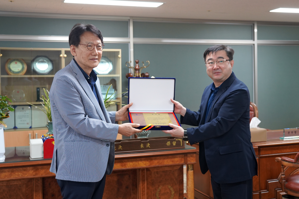 (재)한국학호남진흥원 CMB광주방송 감사패 전달식 첨부이미지 : 230724_한국학호남진흥원 감사패 수여식 CMB.png 01.png